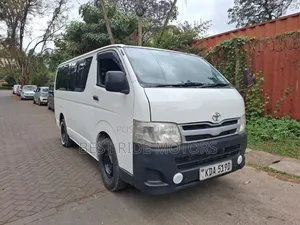 Toyota HiAce 2013 White