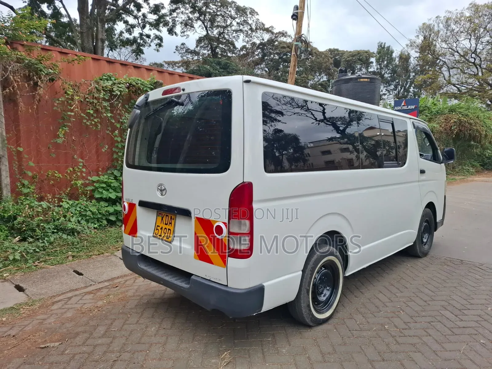 Toyota HiAce 2013 White