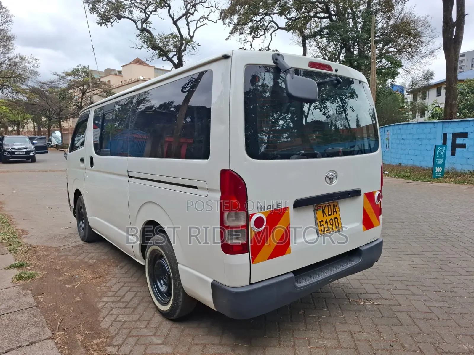 Toyota HiAce 2013 White
