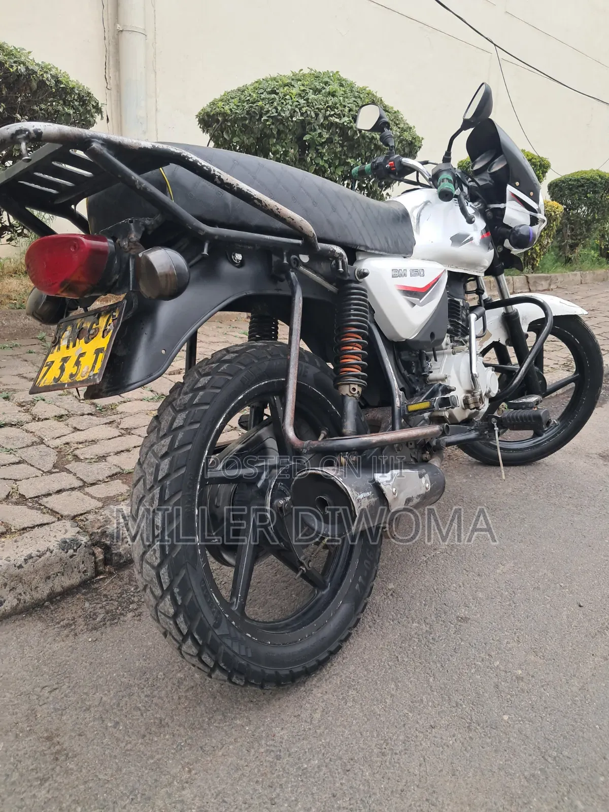 Bajaj Boxer 150 UG 2024 White