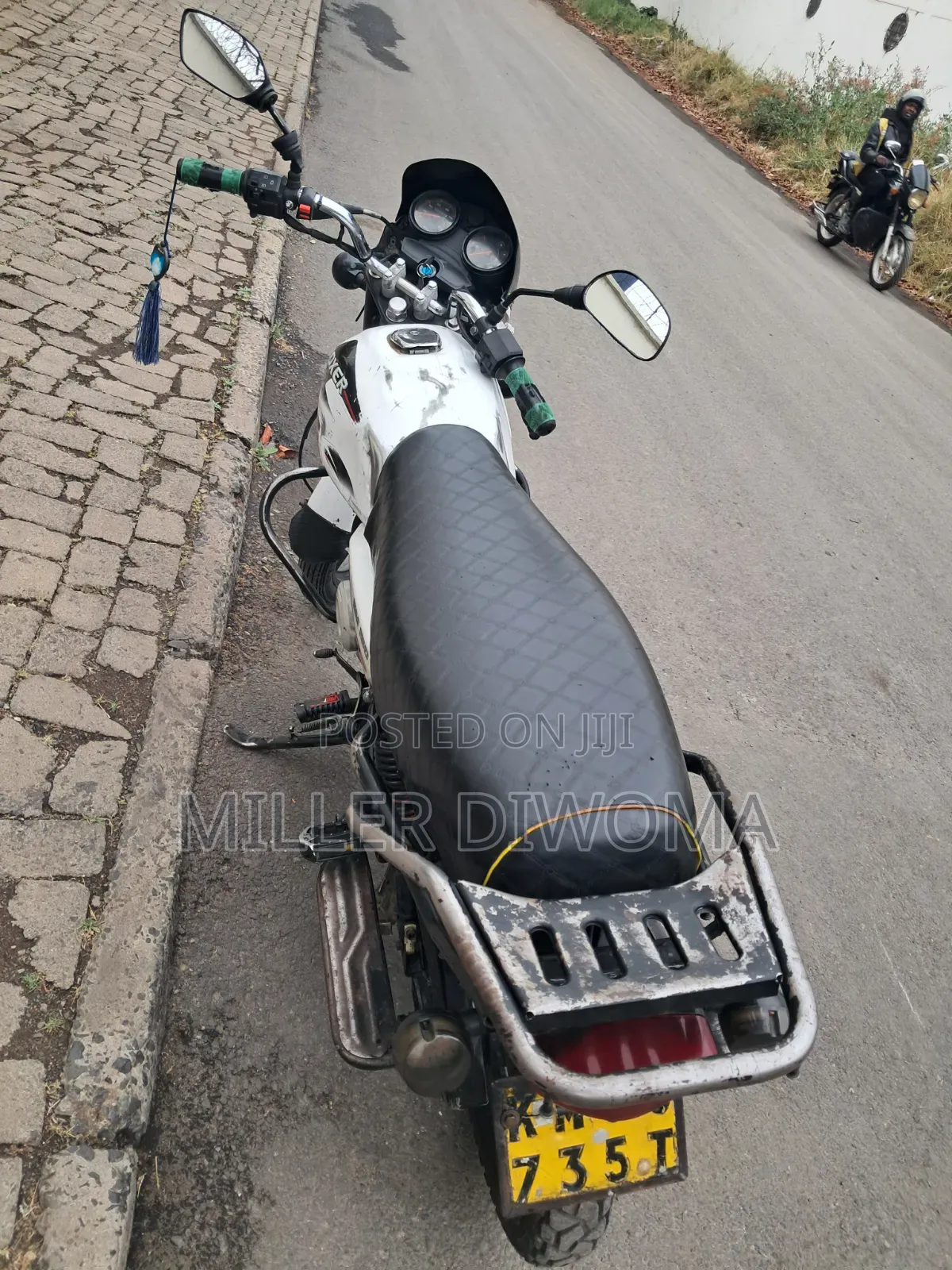 Bajaj Boxer 150 UG 2024 White