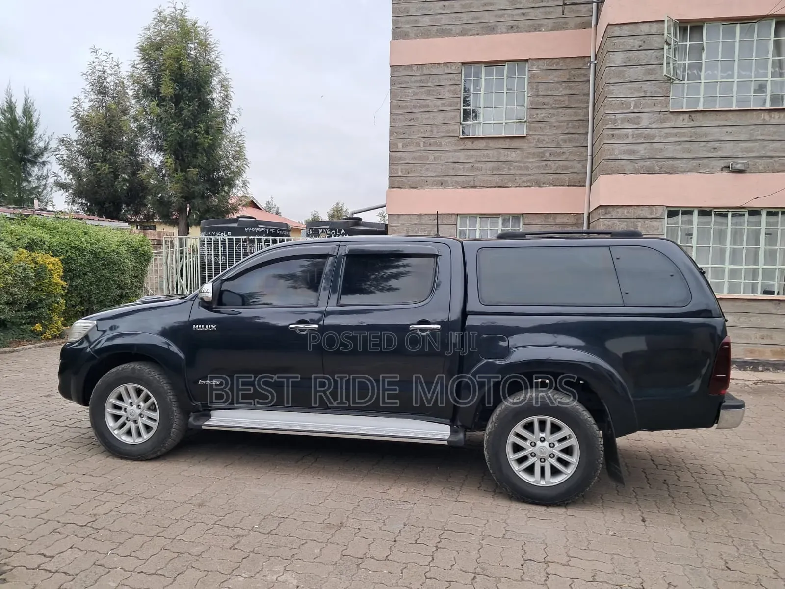Toyota Hilux 3.0 D-4D 4x4 2013 Black