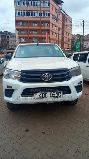 Toyota Hilux 2020 White