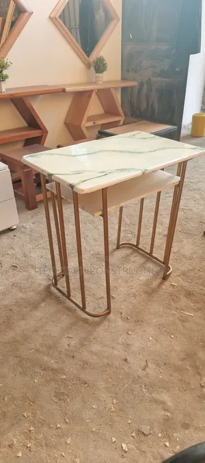 Manicure Table