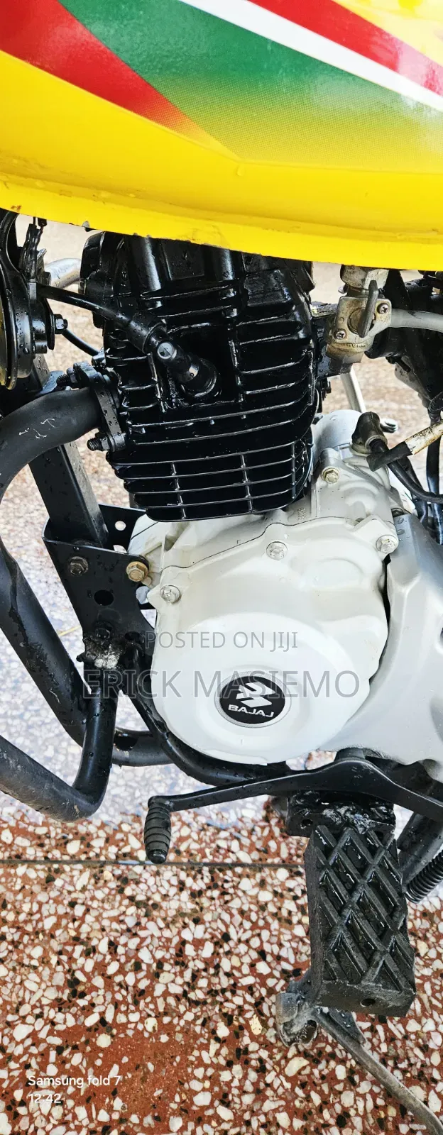 Bajaj Boxer 125 2025 Yellow
