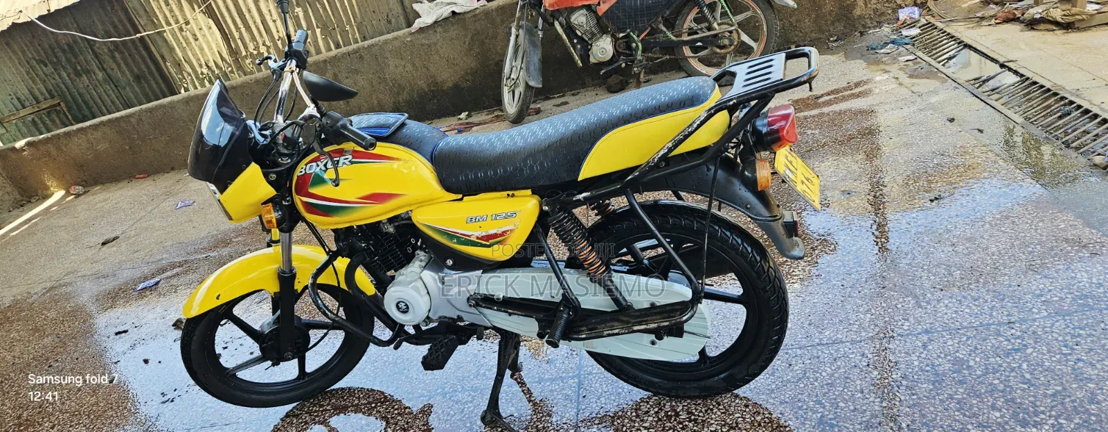 Bajaj Boxer 125 2025 Yellow
