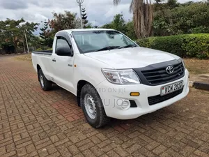 Toyota Hilux 2010 White