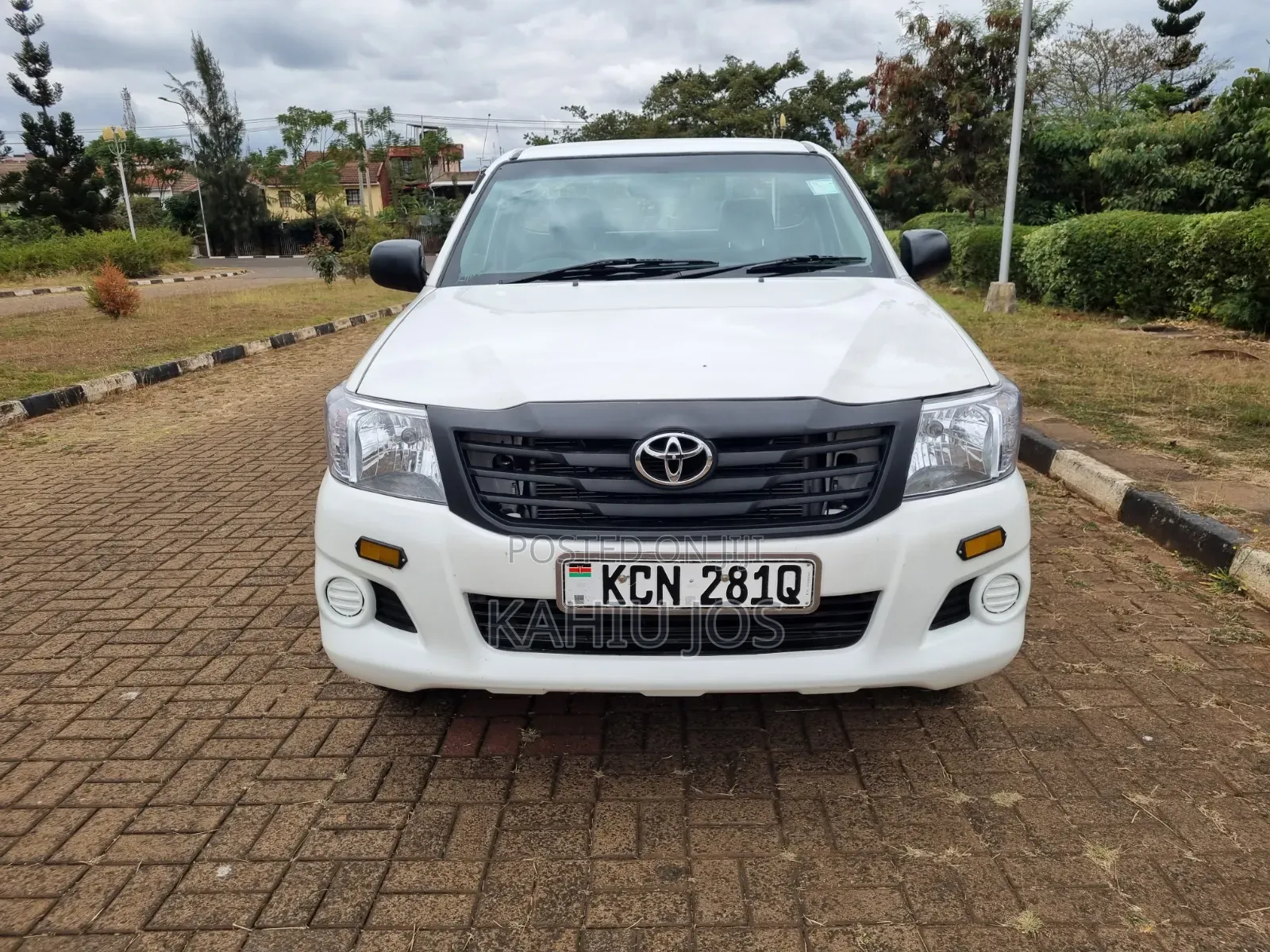 Toyota Hilux 2010 White