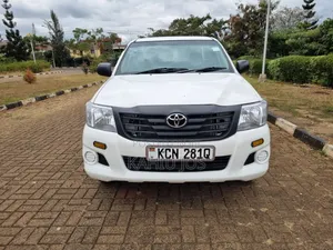 Toyota Hilux 2014 White