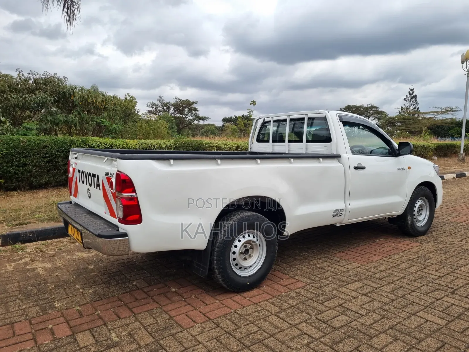 Toyota Hilux 2010 White