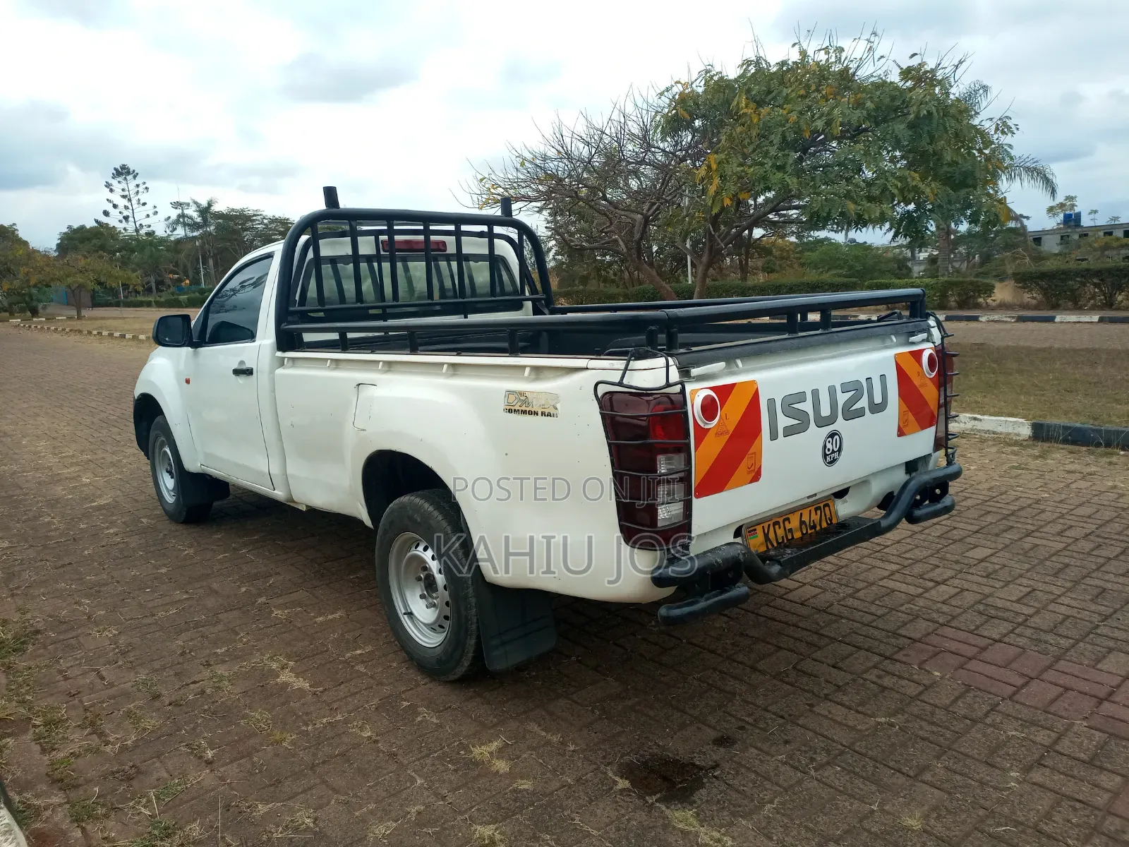 Isuzu D-MAX 2015 White