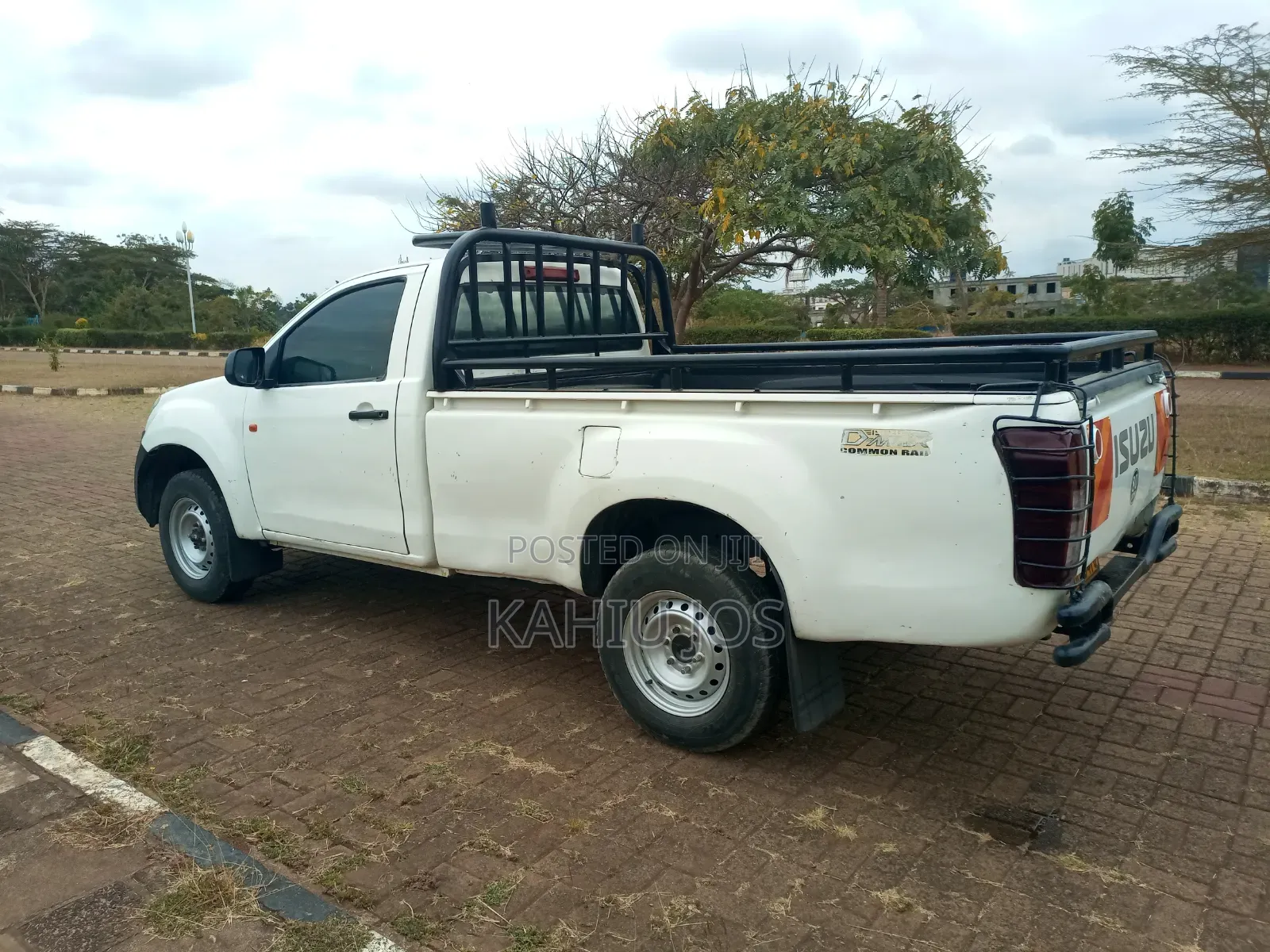 Isuzu D-MAX 2015 White