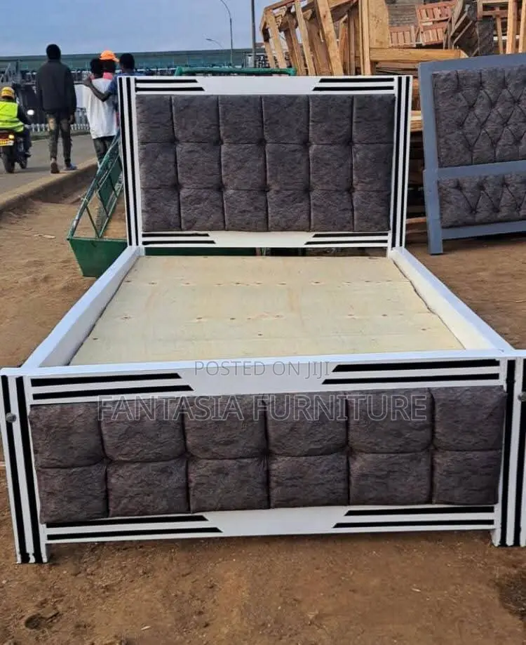 5x6 Grey Tufted White & Black Trim Mocket Bed