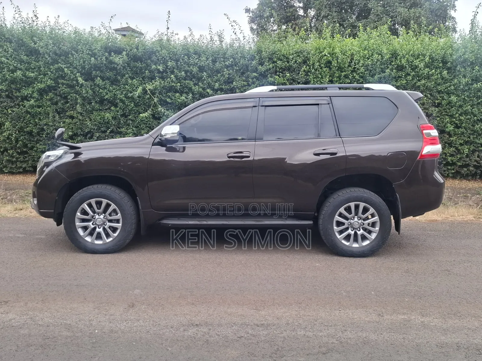 Toyota Land Cruiser Prado 2017 Brown
