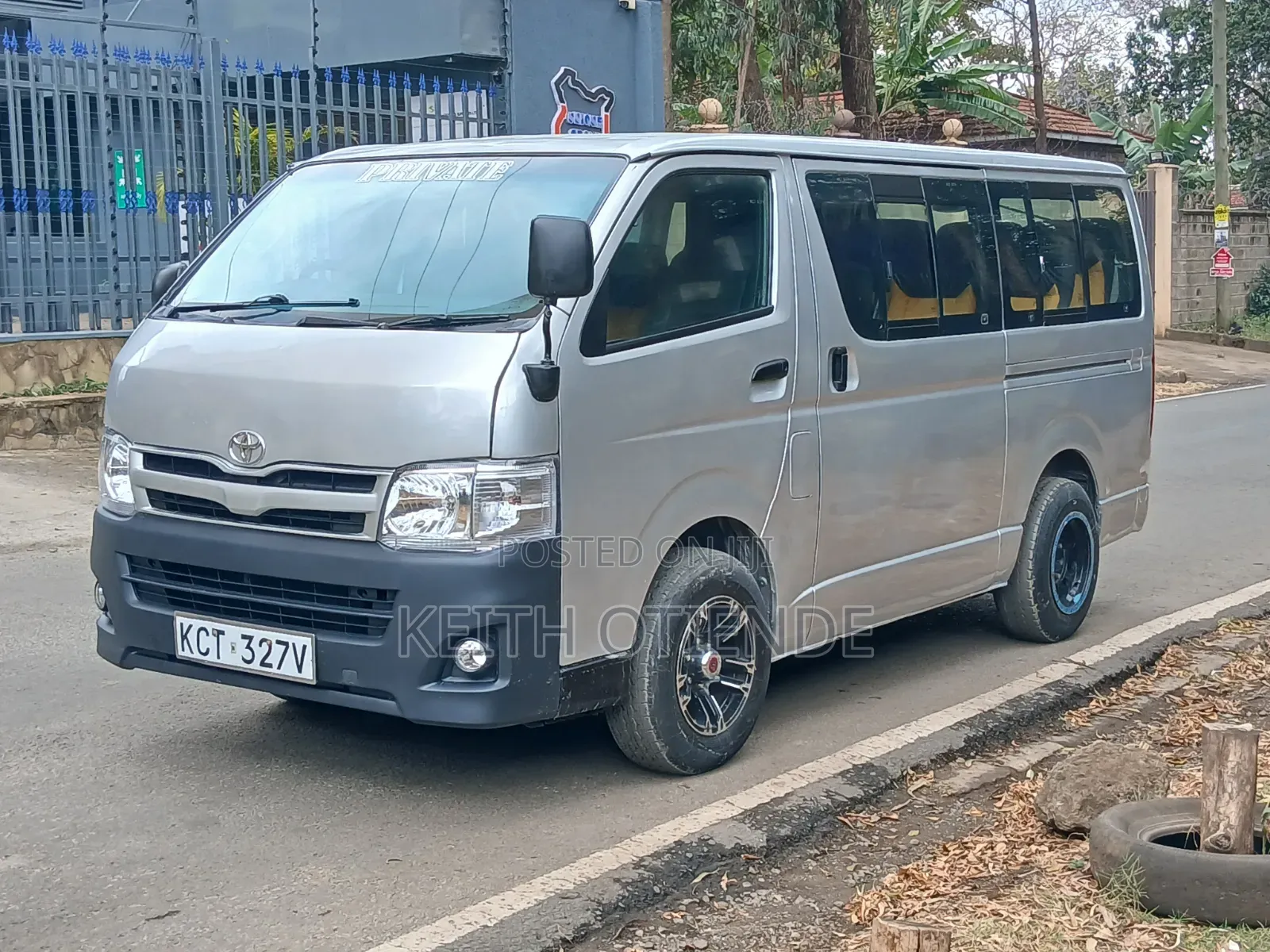Toyota HiAce 2012 Silver