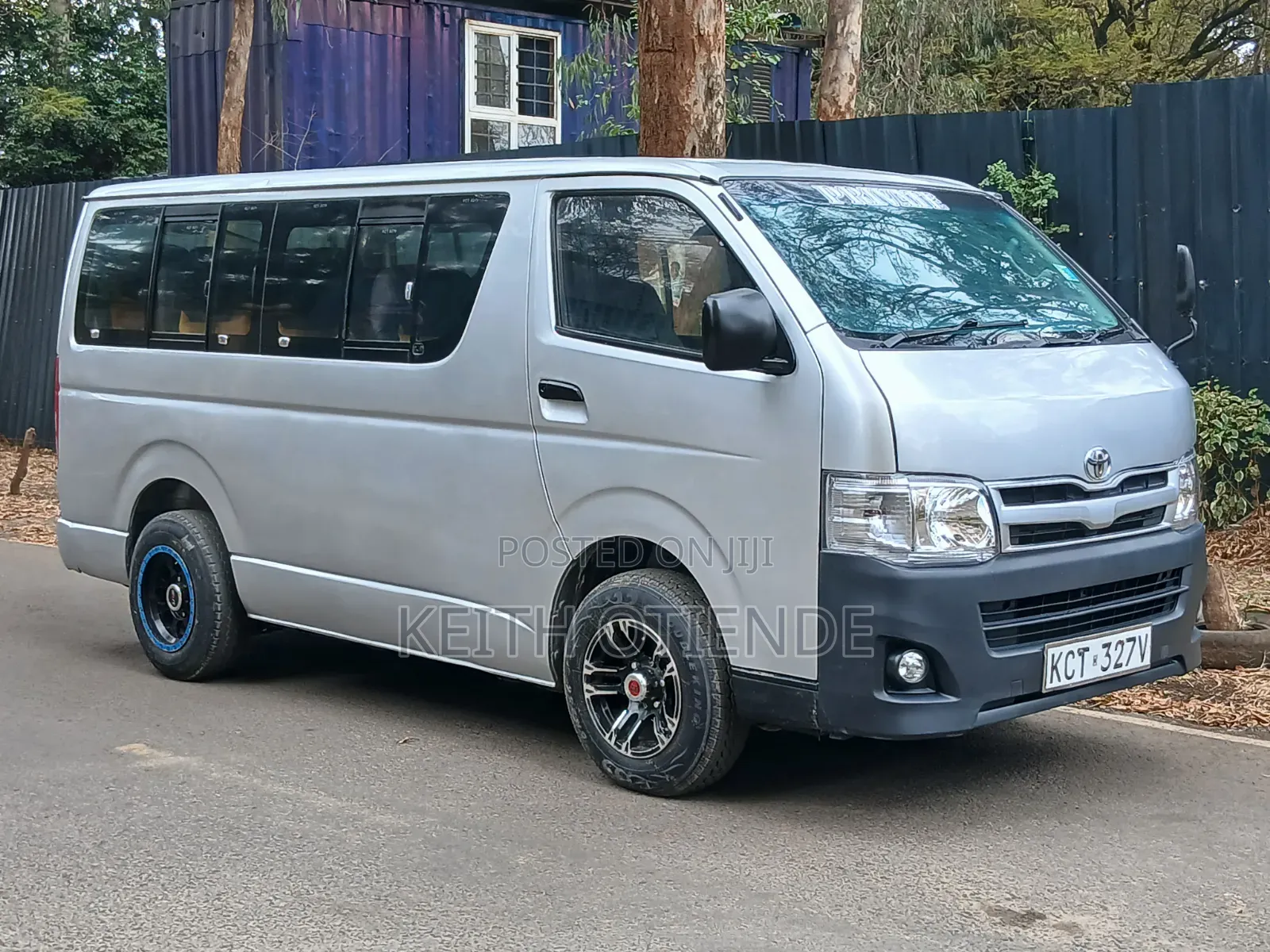 Toyota HiAce 2012 Silver