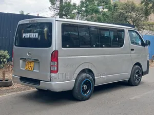 Toyota HiAce 2012 Silver