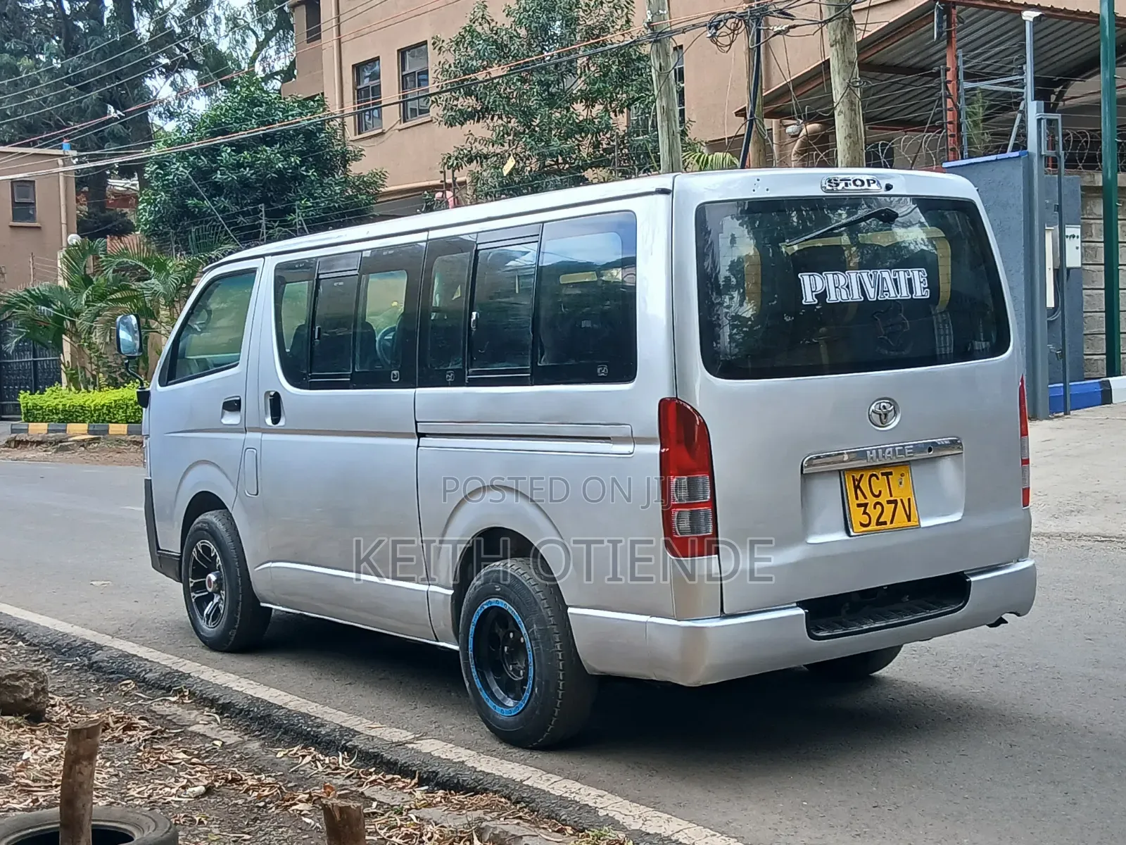 Toyota HiAce 2012 Silver