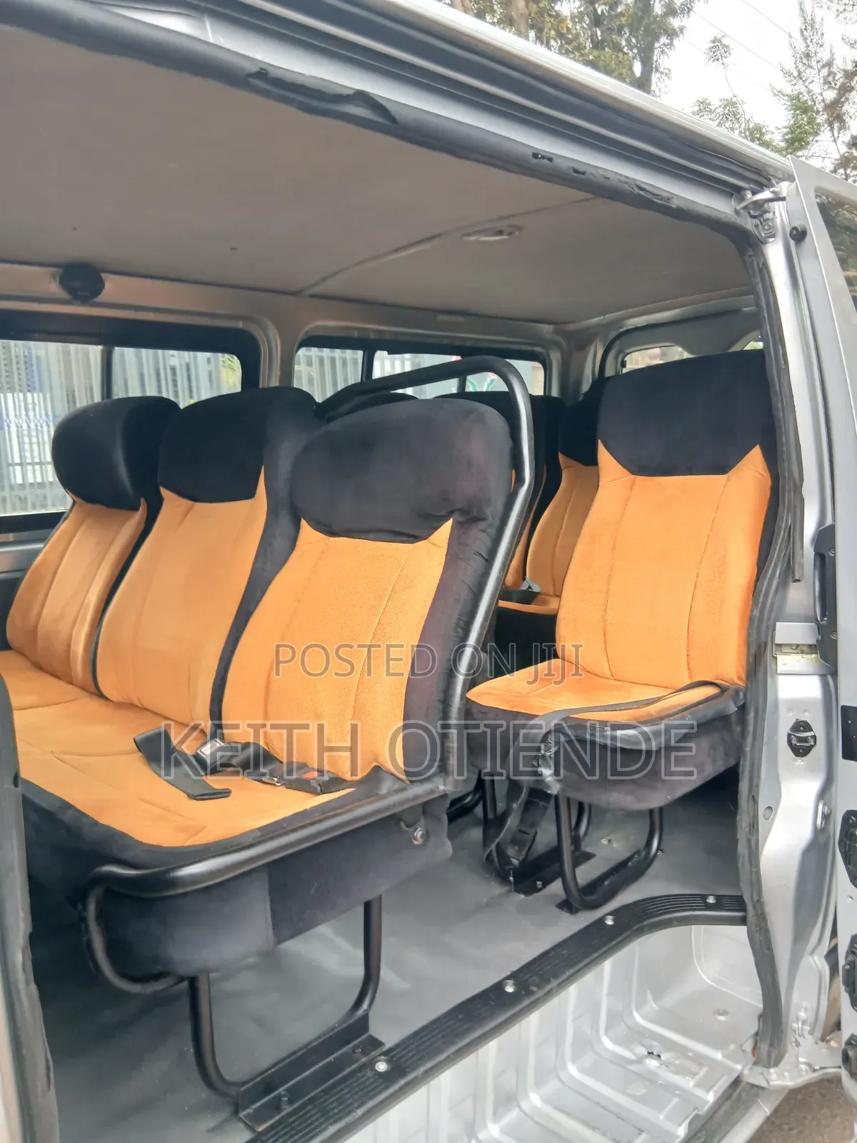 Toyota HiAce 2012 Silver