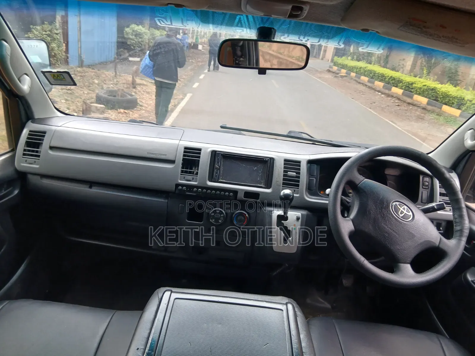 Toyota HiAce 2012 Silver