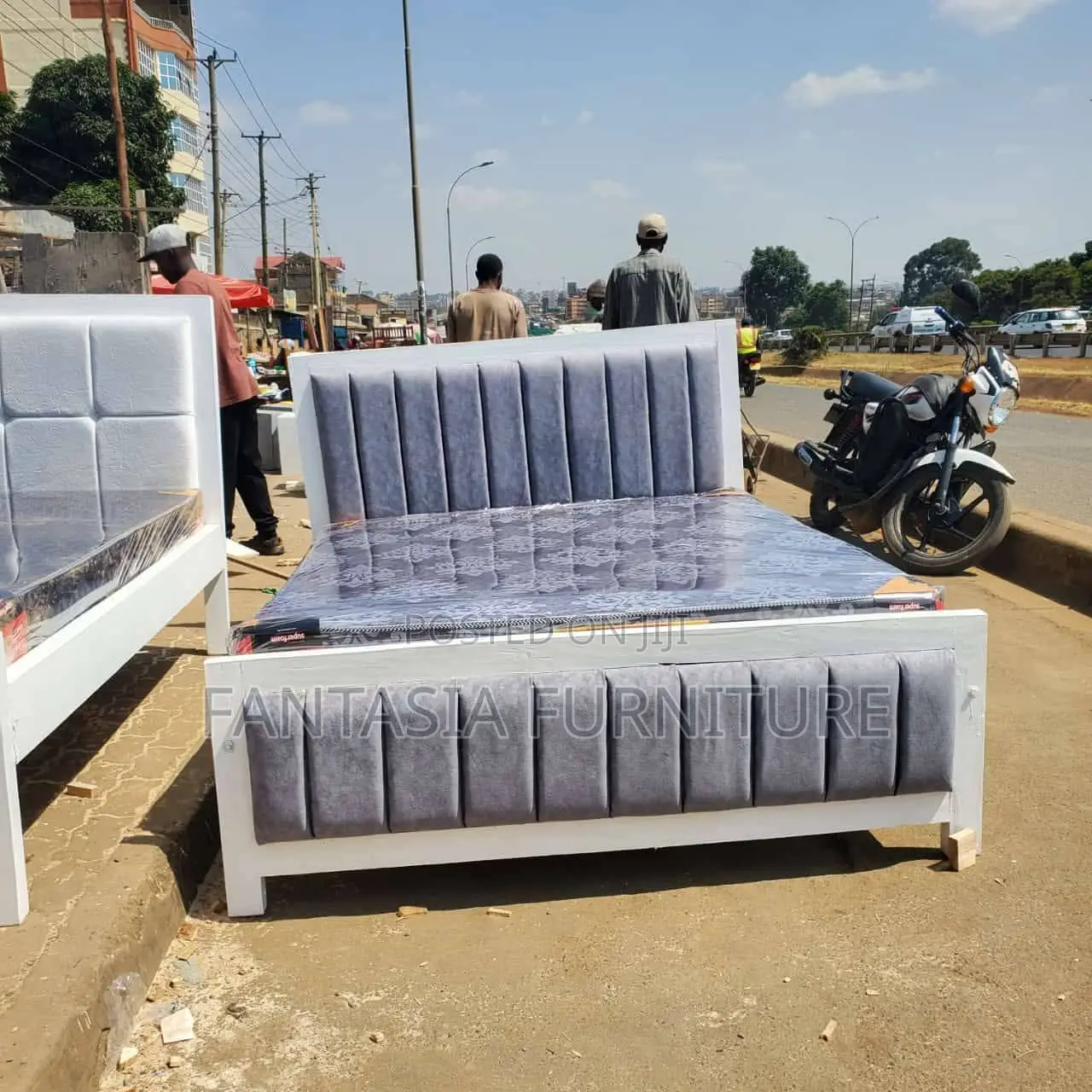5x6 Channel Tufted Grey & White Mocket Bed