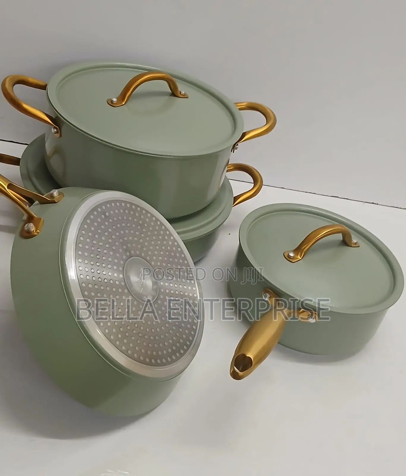 12pcs Ceramic Cookware Set With Gold Coloured Handles Available