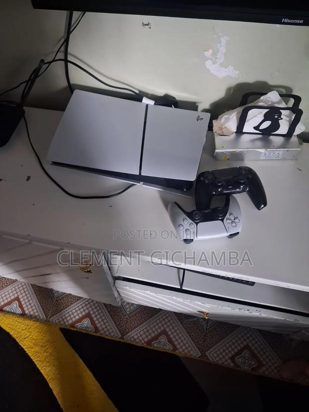 Playstation 5 Digital Edition With 2 Controllers