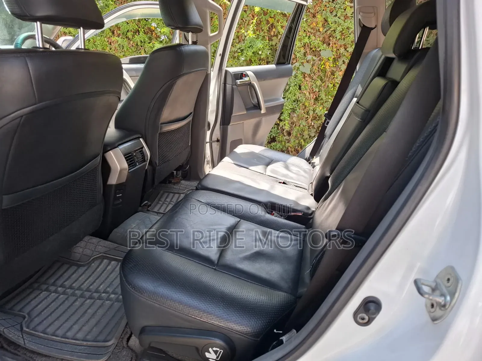 Toyota Land Cruiser Prado 2.7 i 2011 White