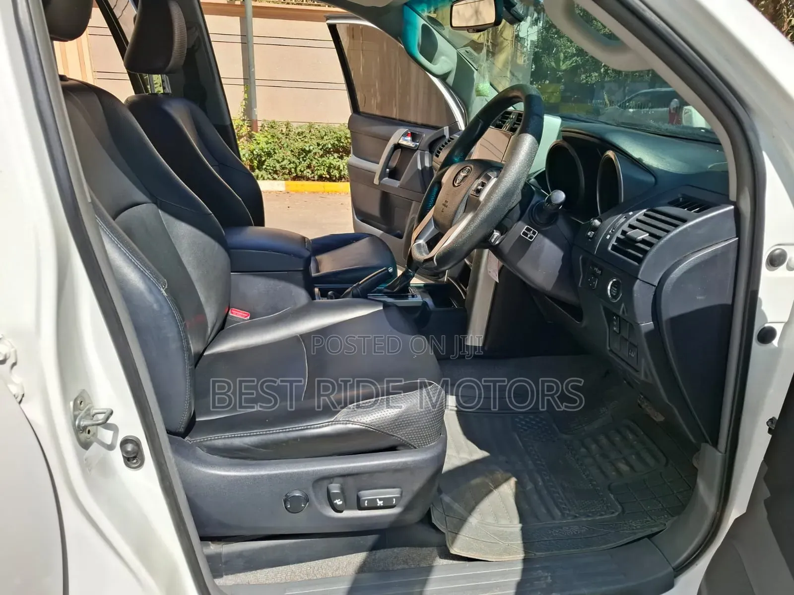Toyota Land Cruiser Prado 2.7 i 2011 White