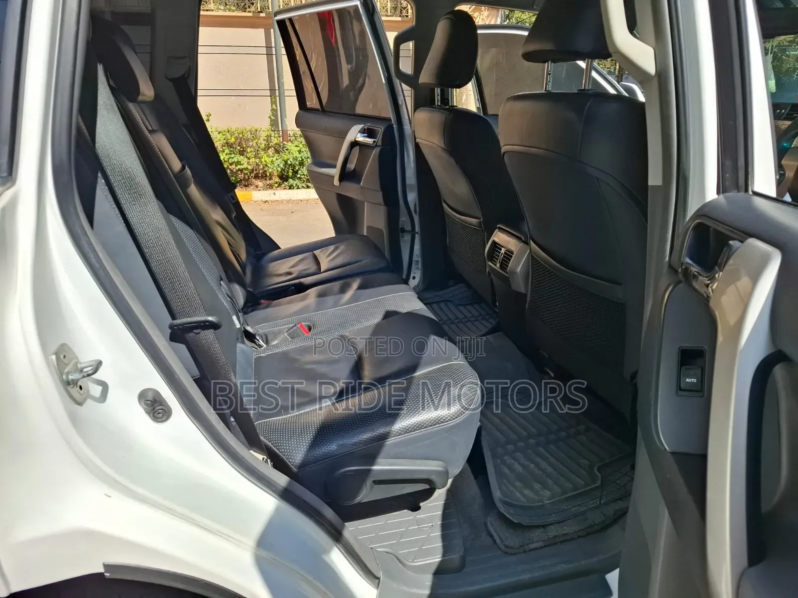 Toyota Land Cruiser Prado 2.7 i 2011 White
