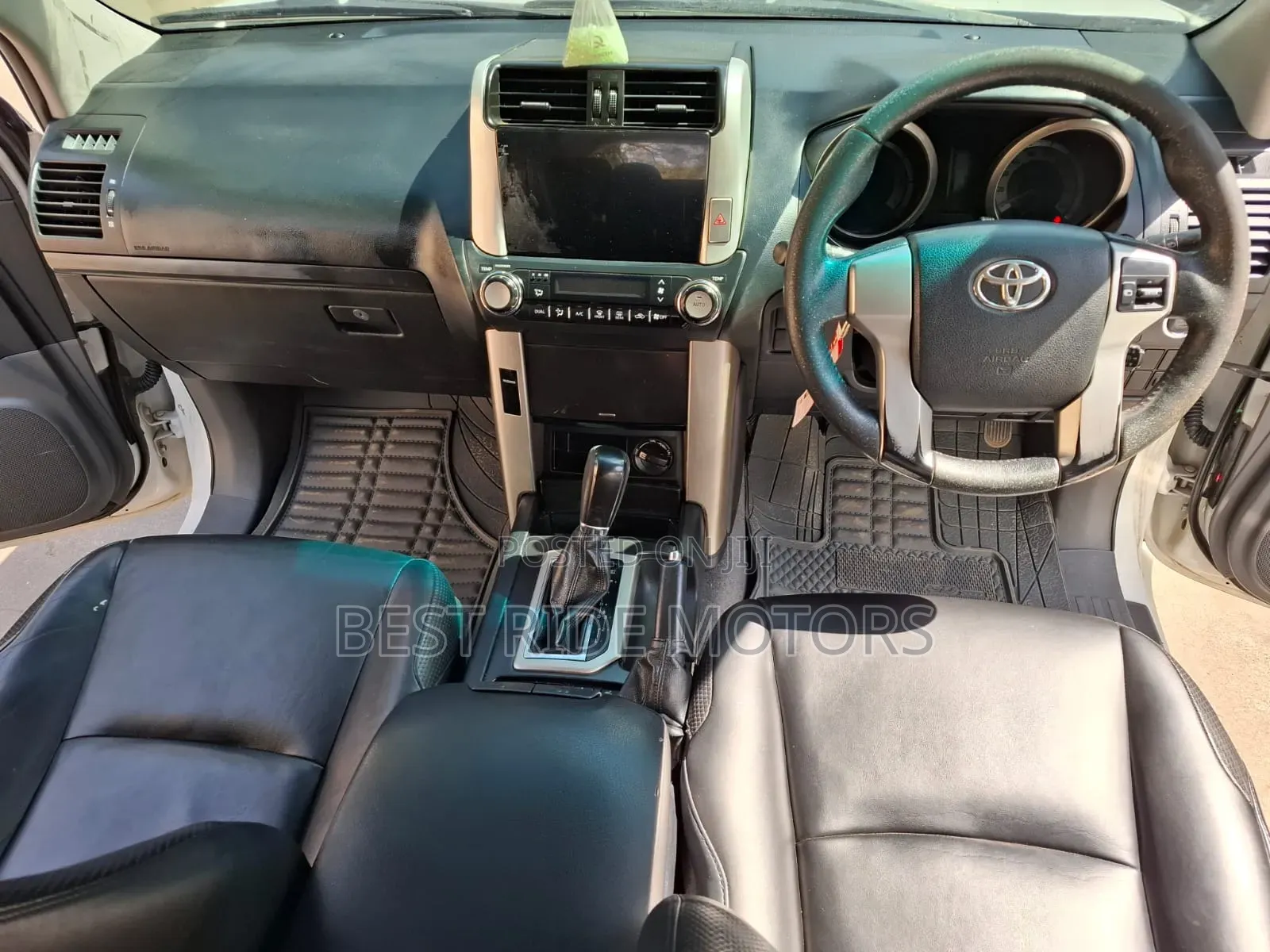 Toyota Land Cruiser Prado 2.7 i 2011 White