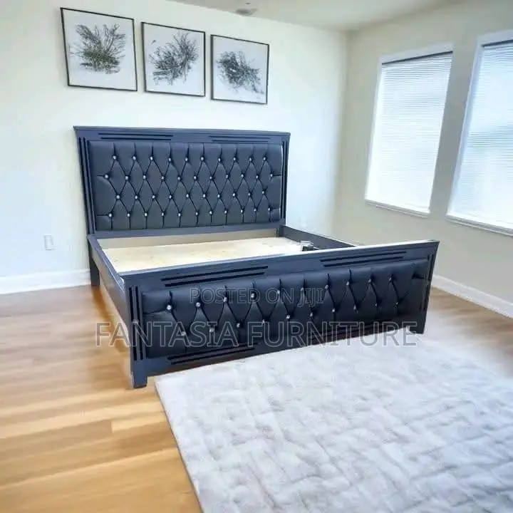 5x6 Grey Diamond Tufted Mocket Bed With Crystal Studs