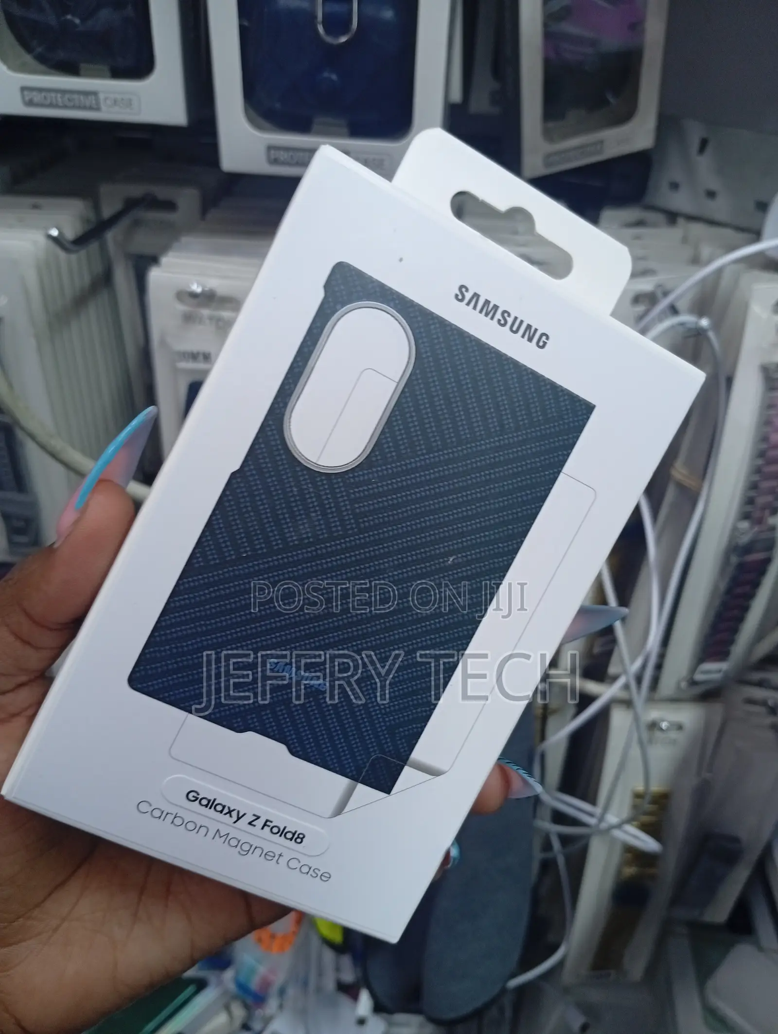 Samsung Galaxy Z Fold8 Carbon Magnet Case in an White Retail Box.