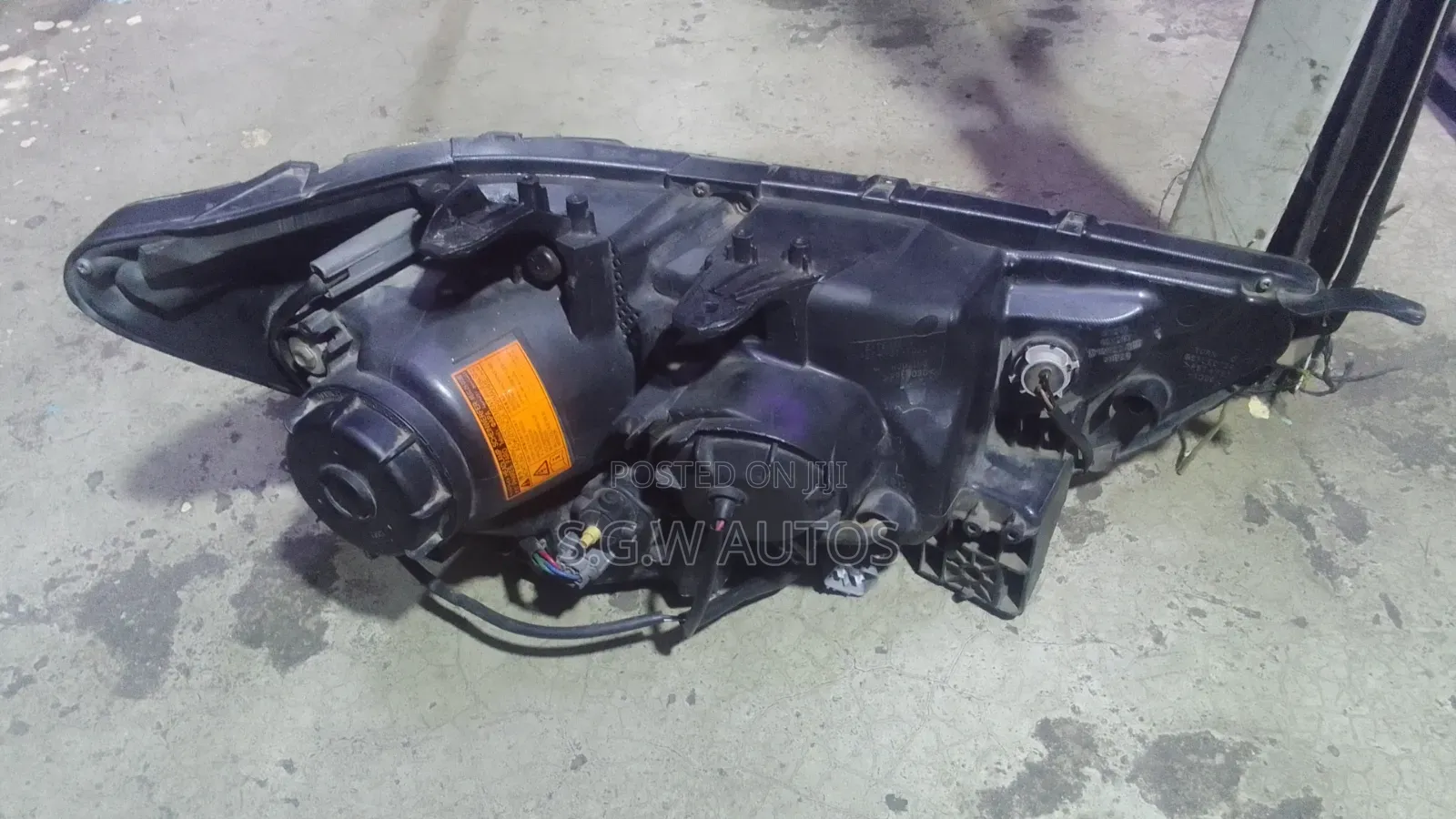Mitsubishi RVR Headlight Xenon