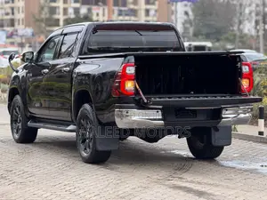 Toyota Hilux 2021 Black