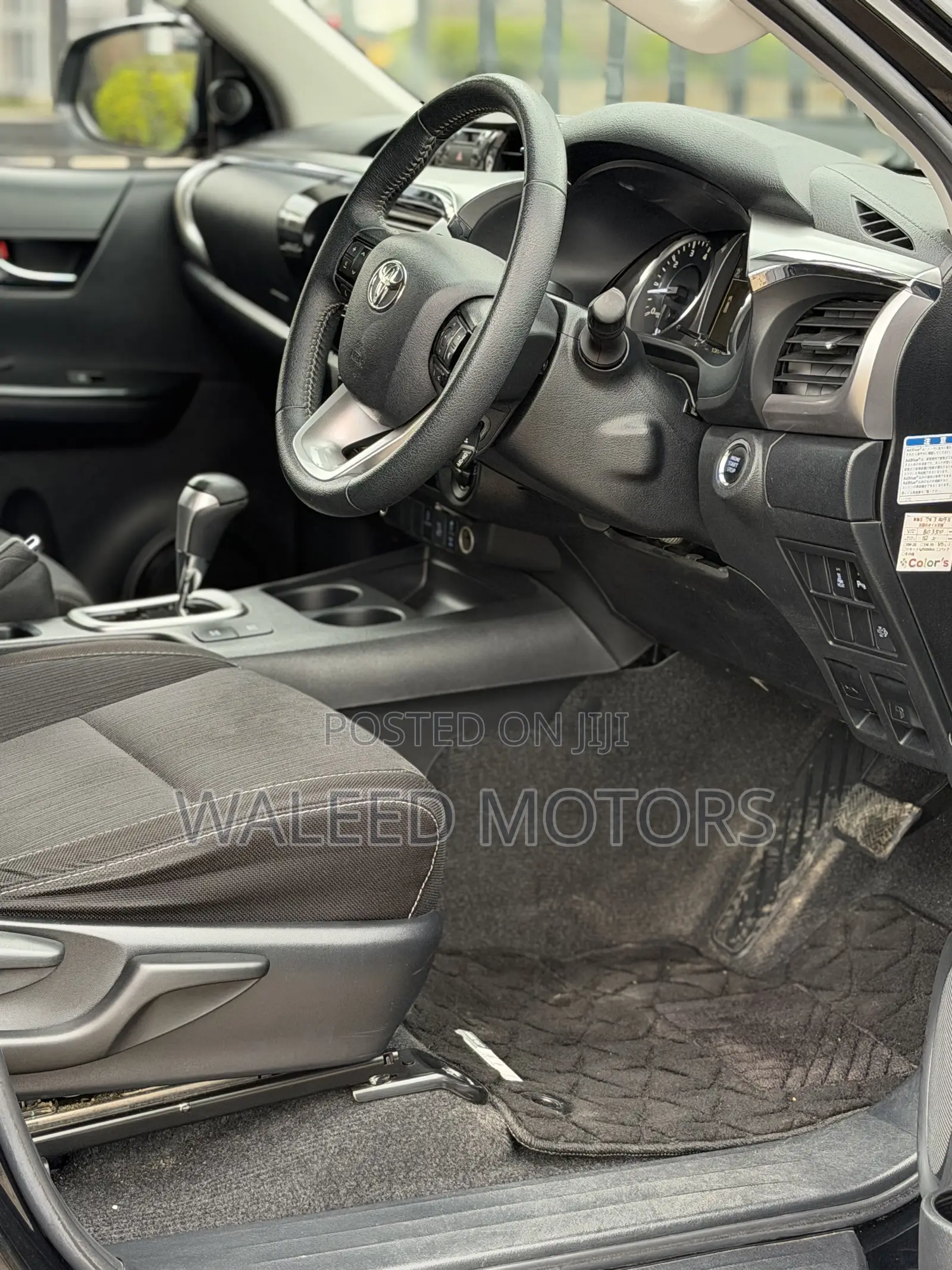 Toyota Hilux 2021 Black