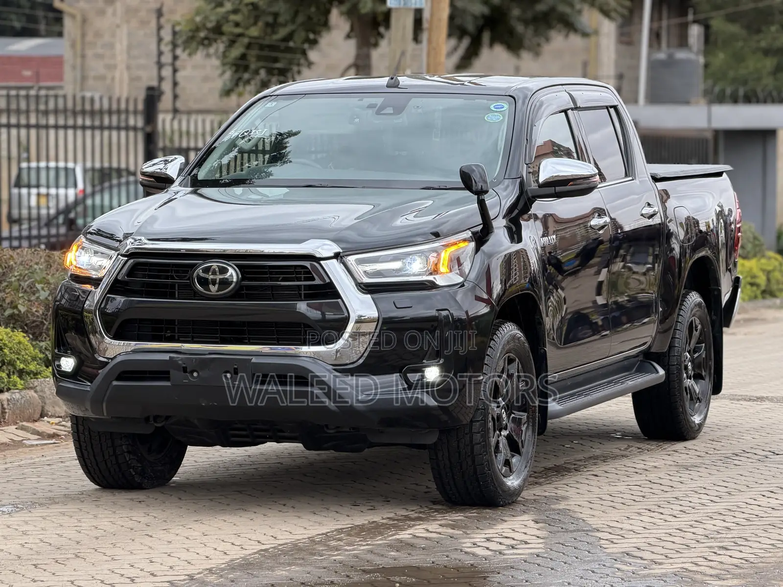Toyota Hilux 2021 Black