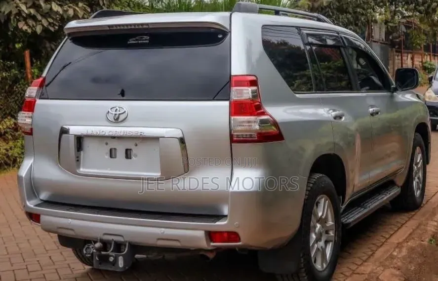 Toyota Land Cruiser Prado 2012