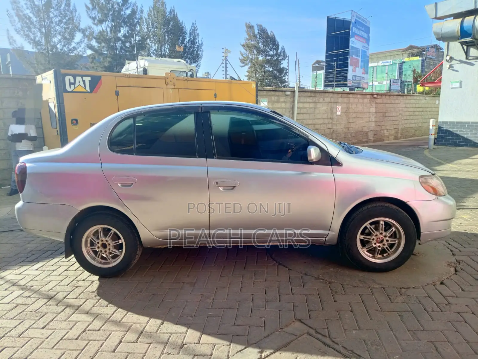 Toyota Platz 2002 Silver