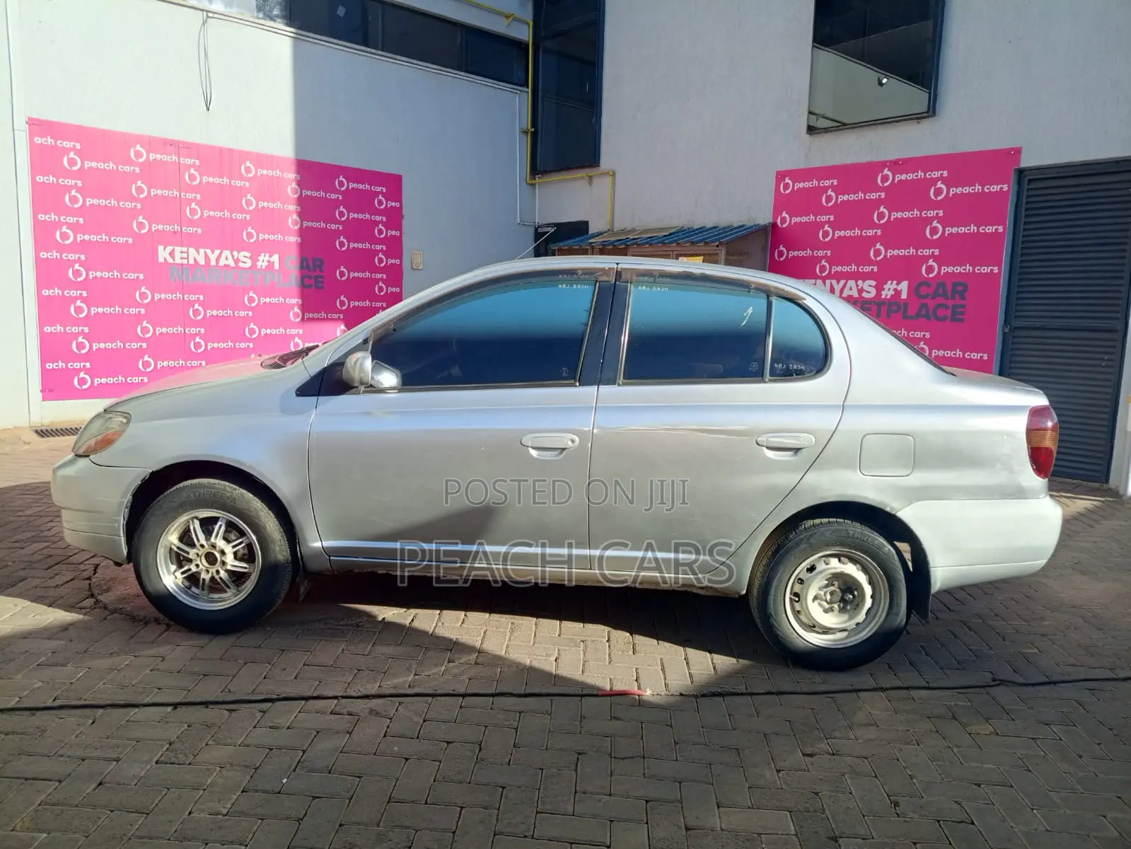 Toyota Platz 2002 Silver