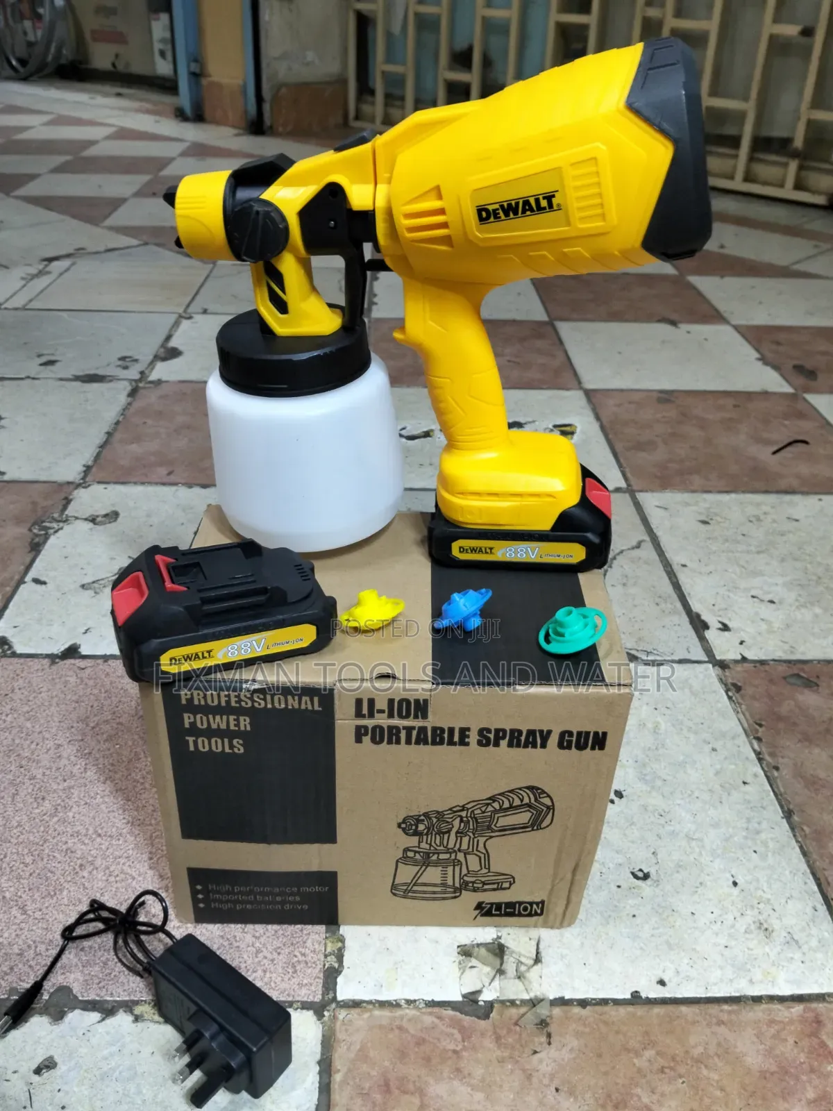 Technical Dewalt Cordless Spray Gun 2 Battery 88v and Extra Nozzles