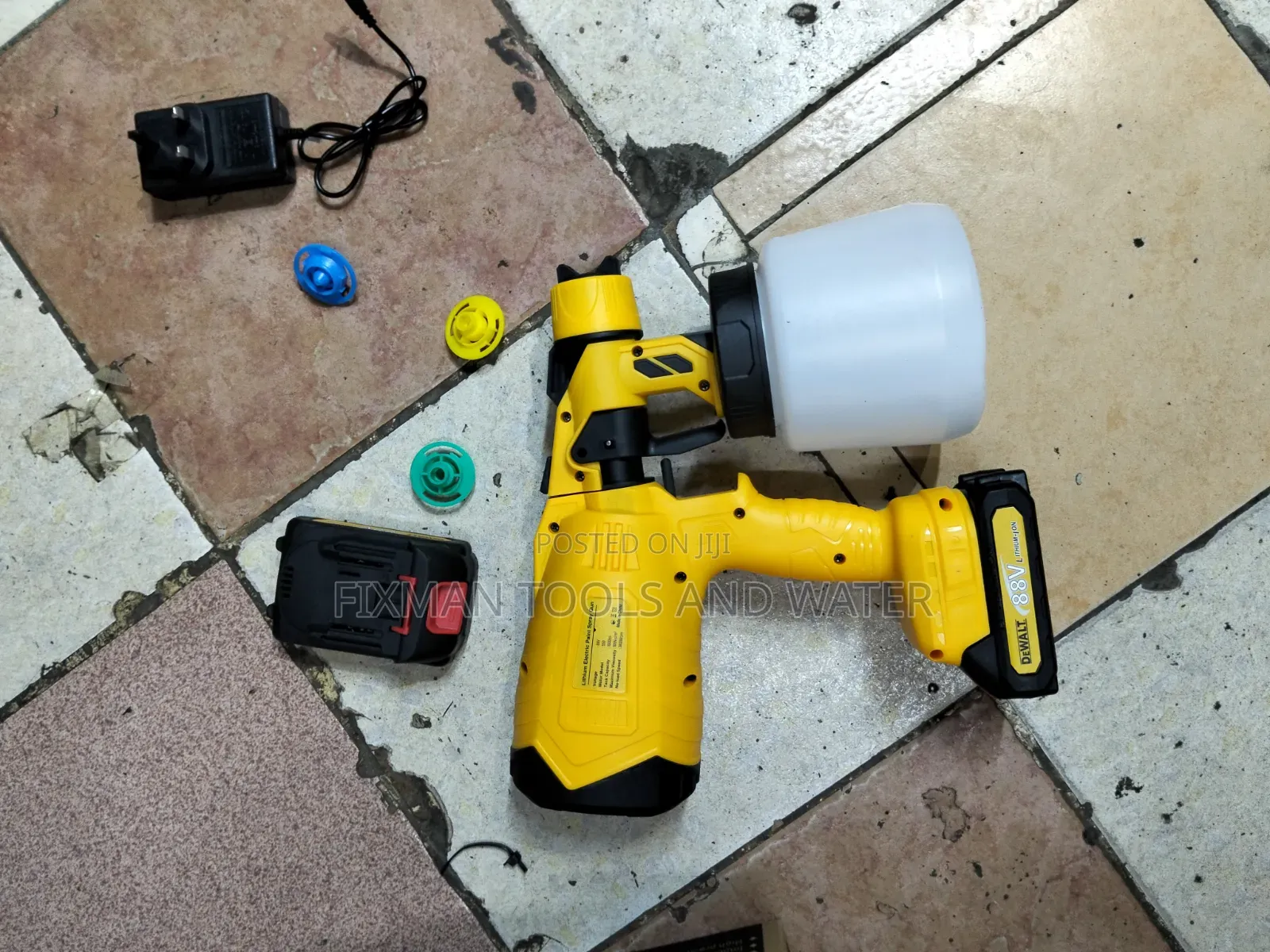 Technical Dewalt Cordless Spray Gun 2 Battery 88v and Extra Nozzles