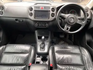 Volkswagen Tiguan 2011 Black