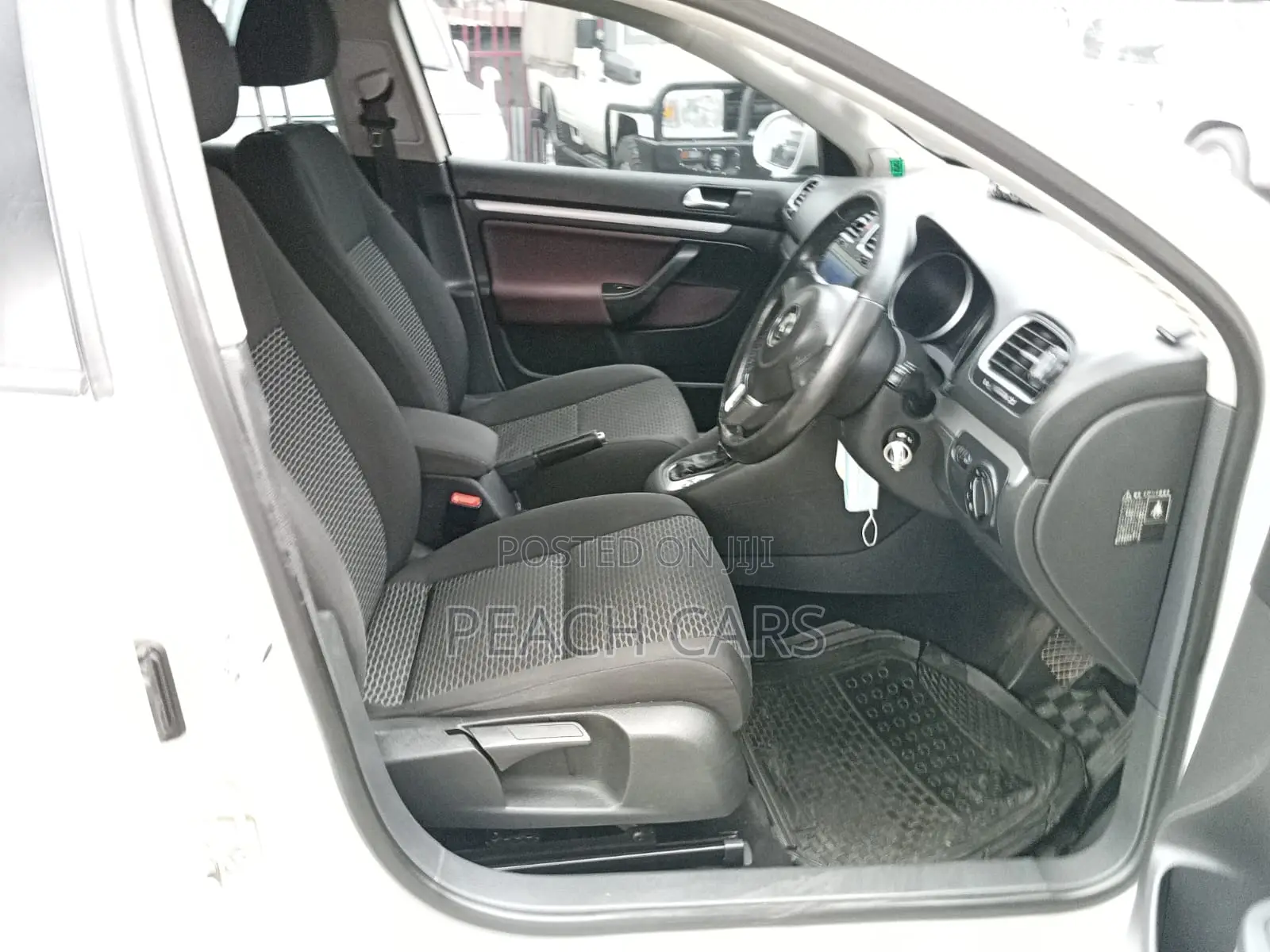 Volkswagen Golf 2011 White