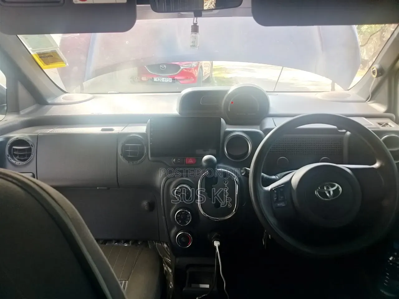 Toyota Spade 2016 Maroon