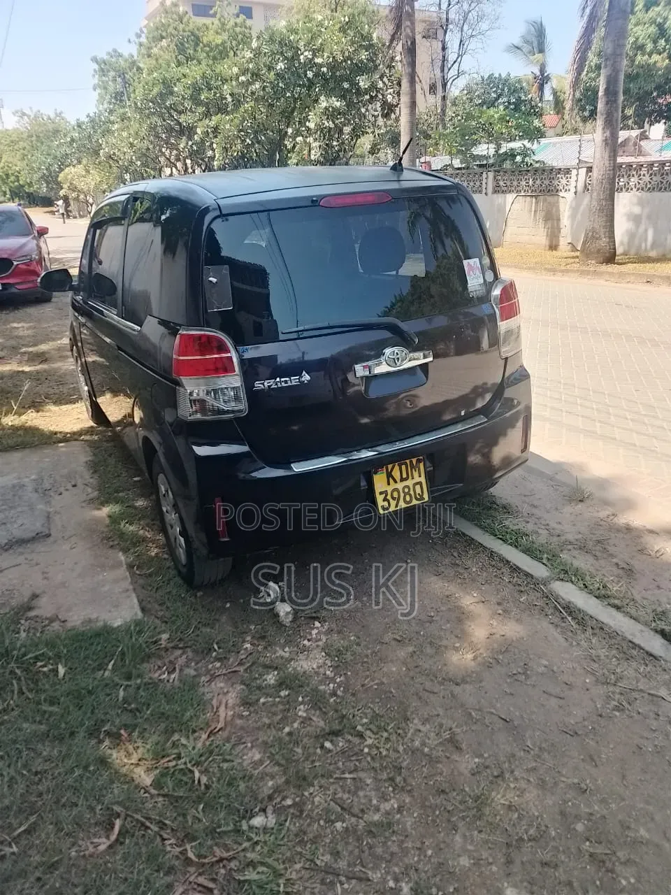 Toyota Spade 2016 Maroon