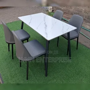 Modern 4 Sitter  Executive Top Glass Dinning Table...