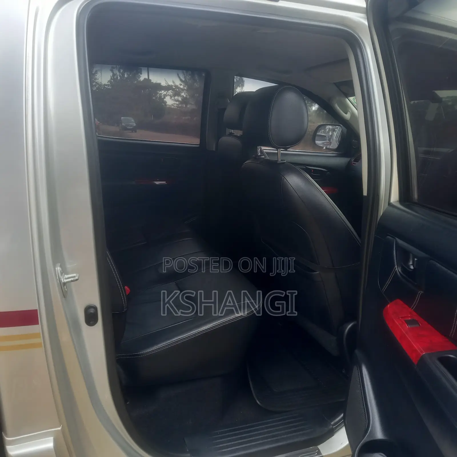 Toyota Hilux 3.0 D-4D 4x4 2013 Gold
