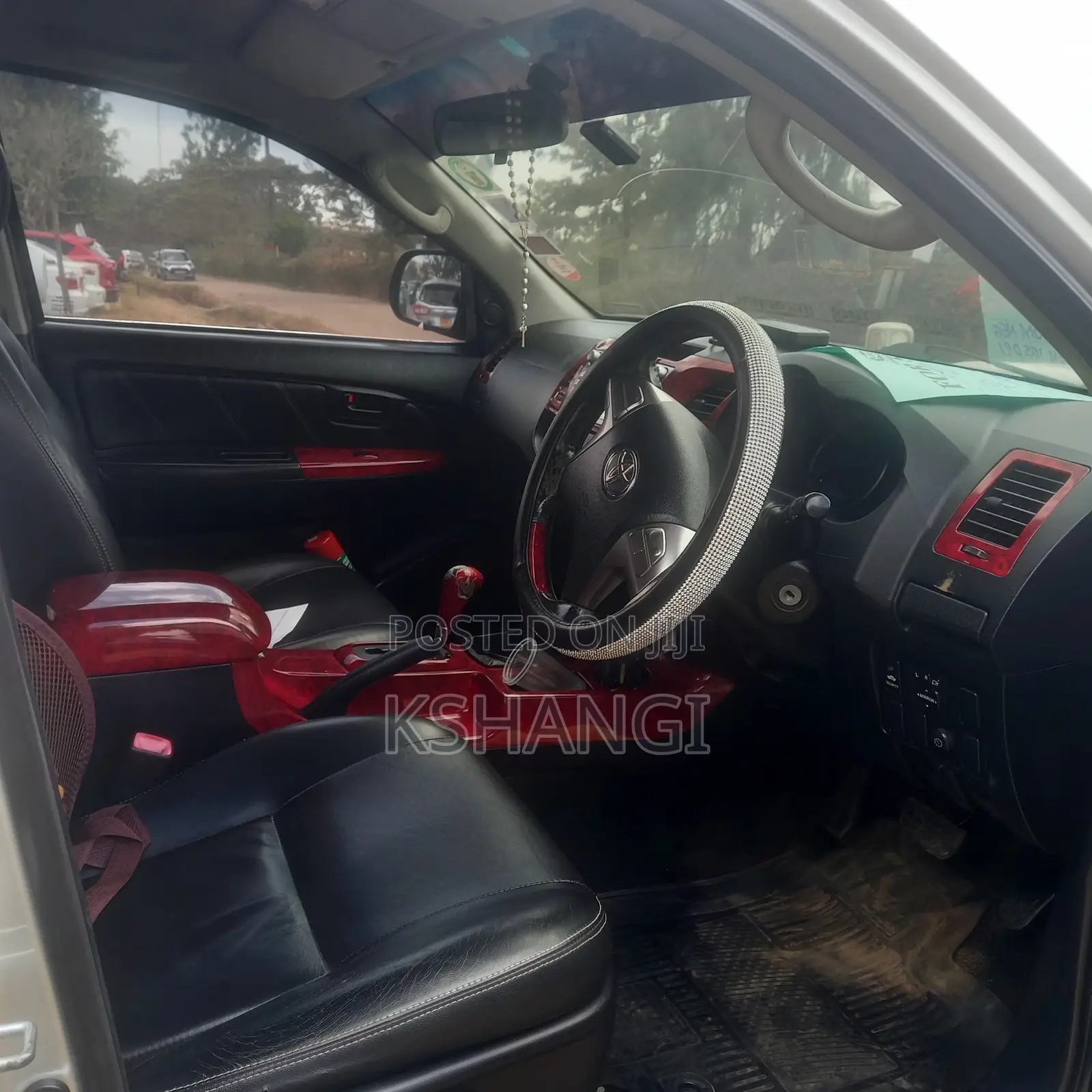 Toyota Hilux 3.0 D-4D 4x4 2013 Gold