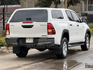 Toyota Hilux 2019 White